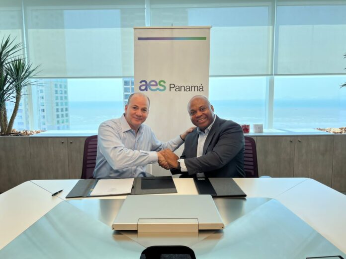 Miguel Bolinagas, presidente de AES Panamá y Randy Delberg Letang, CEO de SGP BioEnergy.