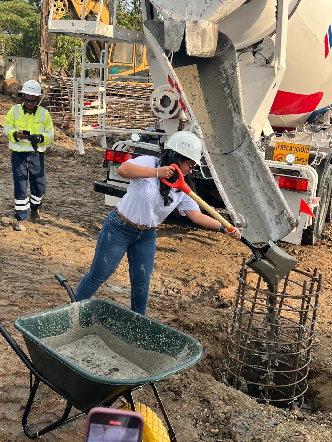 Valor Development Group El Grupo Valor Development celebra la Primera Palada de su nuevo ...