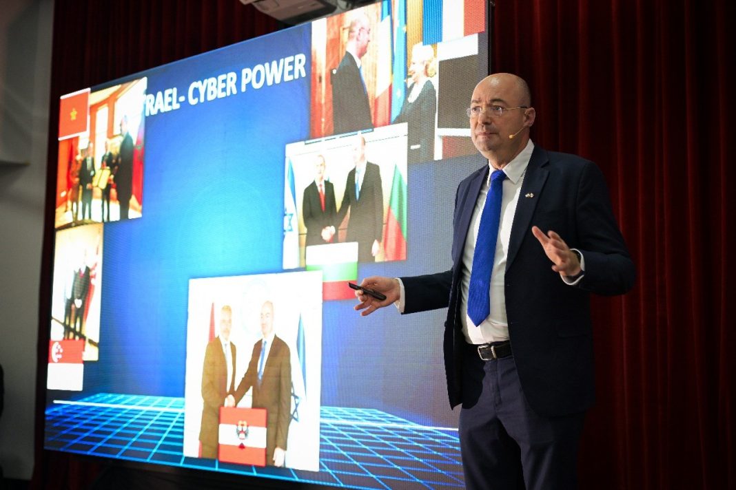 Yigal Unna Ex Director General de La Dirección Nacional de Ciberseguridad de Israel en Exclusiva con Monica Velez nuestra Directora