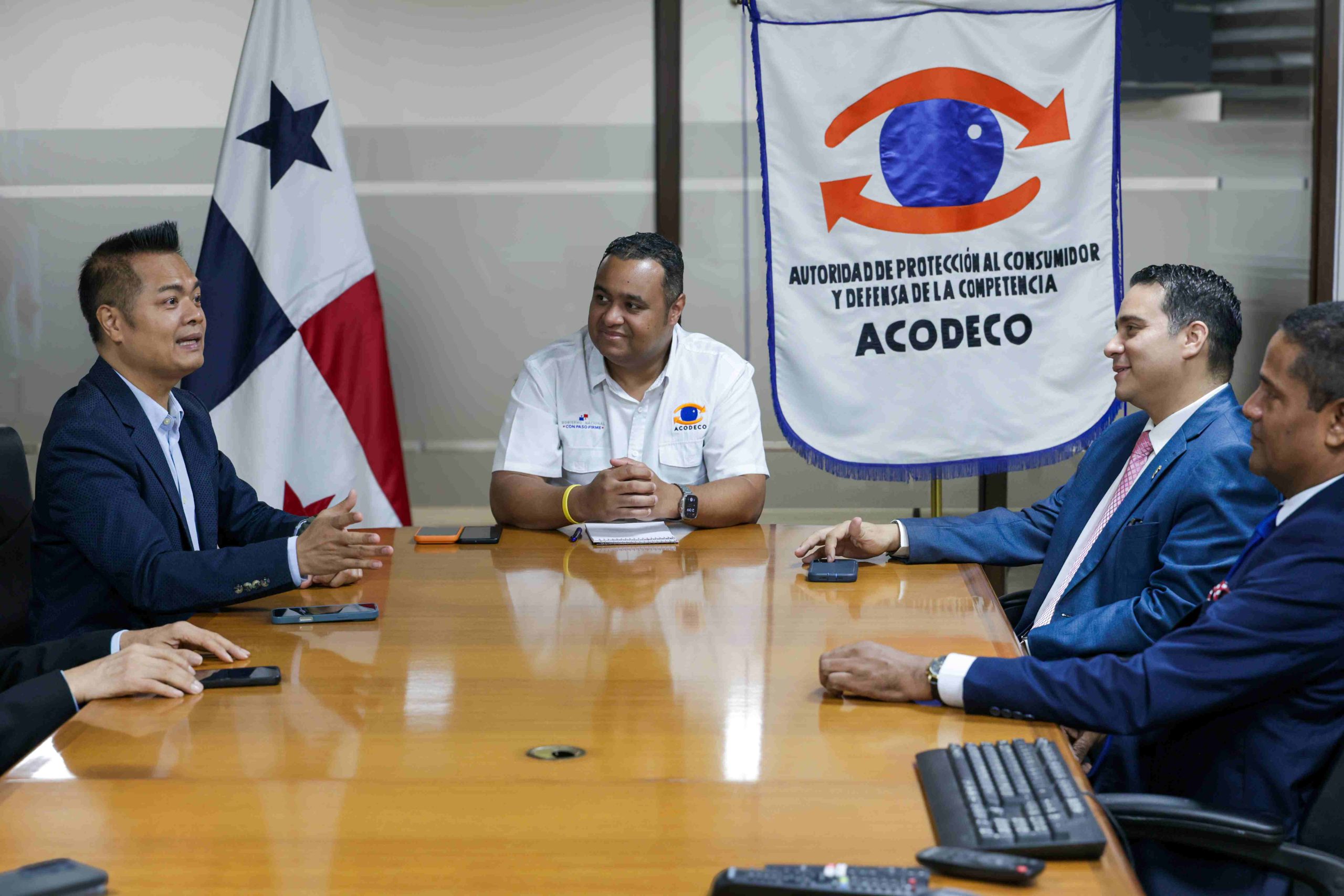 Reunión con directivos de la Cámara de Comercio China